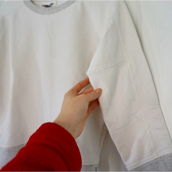 Old Navy Crew Neck Sweater - Picture 6 of 7